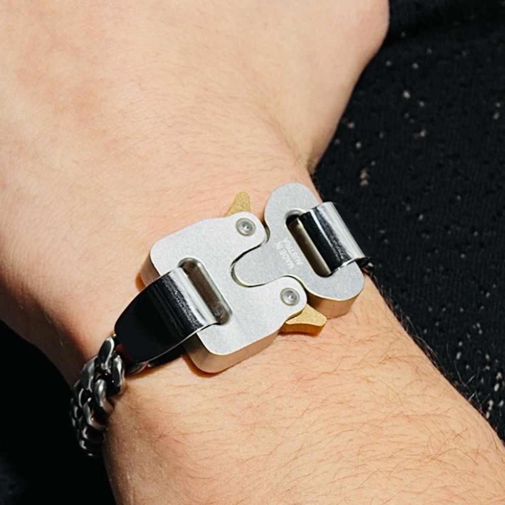 Luxury Stainless Steel Chain Link Bracelet - Picture 4 of 10